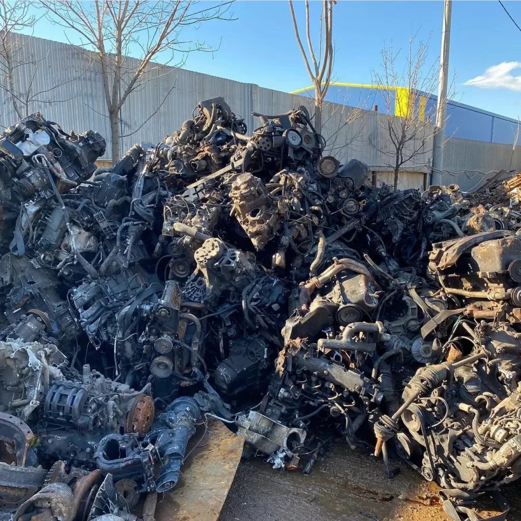 automobiles-engines-pile